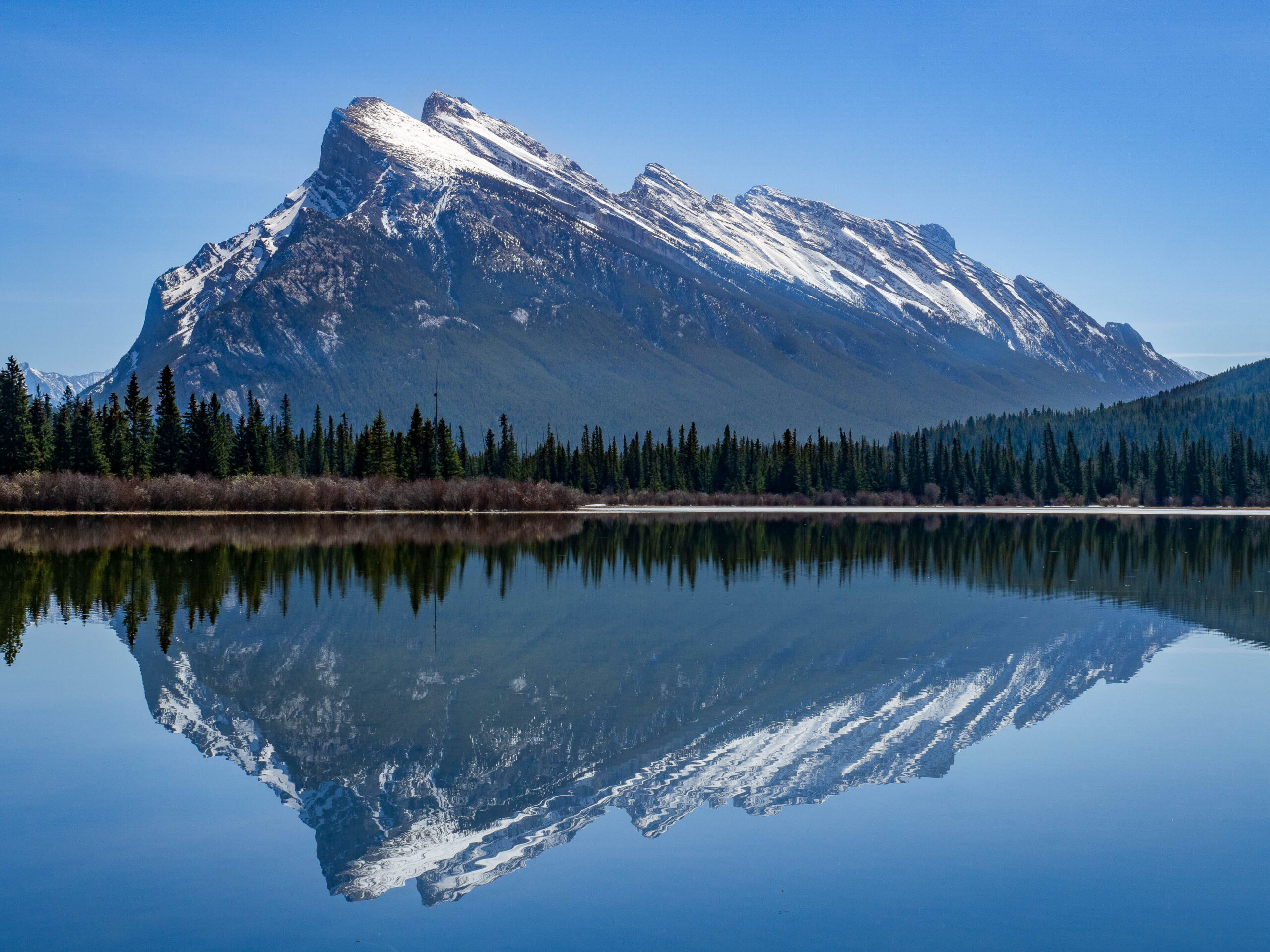 Lac Vermilion à Banff dans les Rocheuses Canadiennes