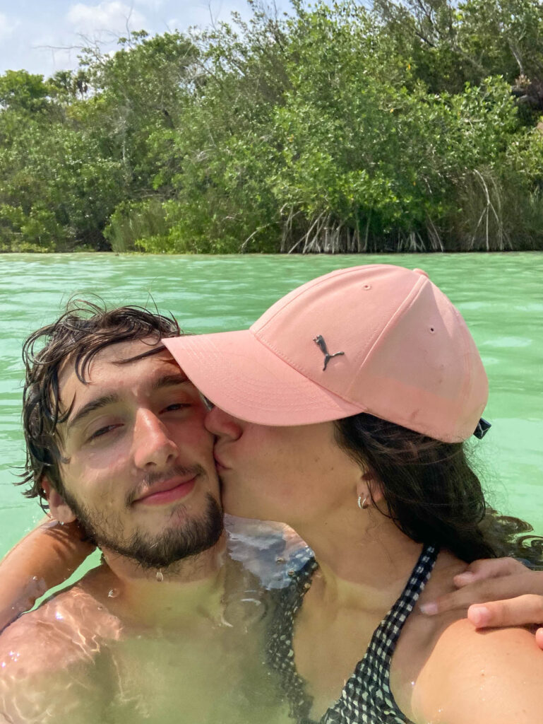 Selfie d'amoureux à la Lagune Kaan Luum à Tulum au Mexique