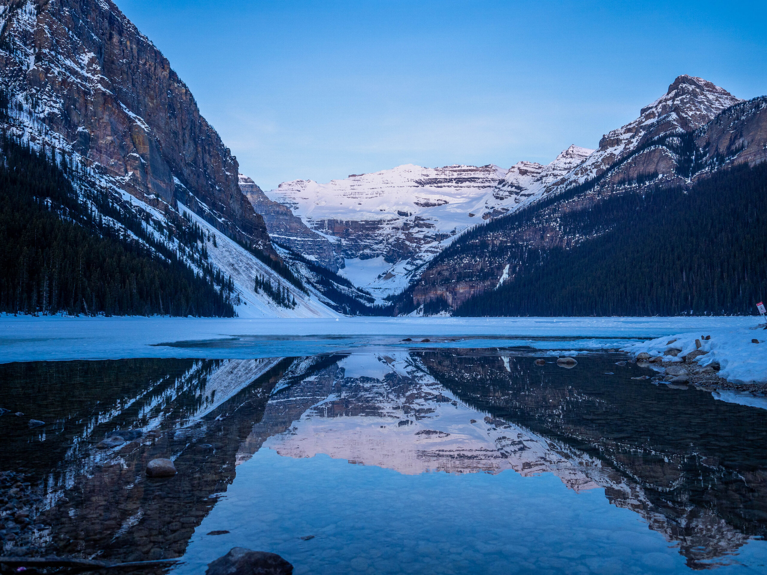 Lever de soleil lac Louise - Banff - Rocheuses Canadiennes