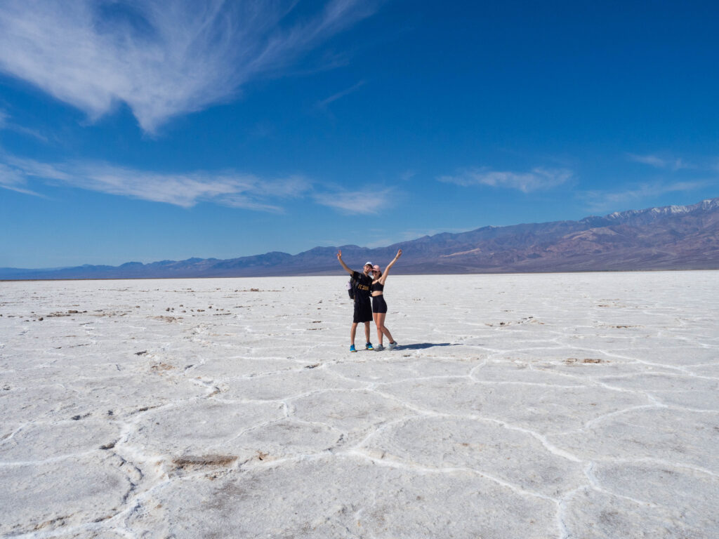 Anna et Théo à la Death Valley dans les badwater aux USA