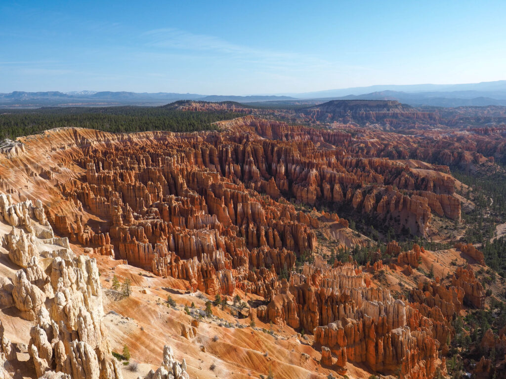 Vue sur tout l'amphithéâtre de bryce canyon